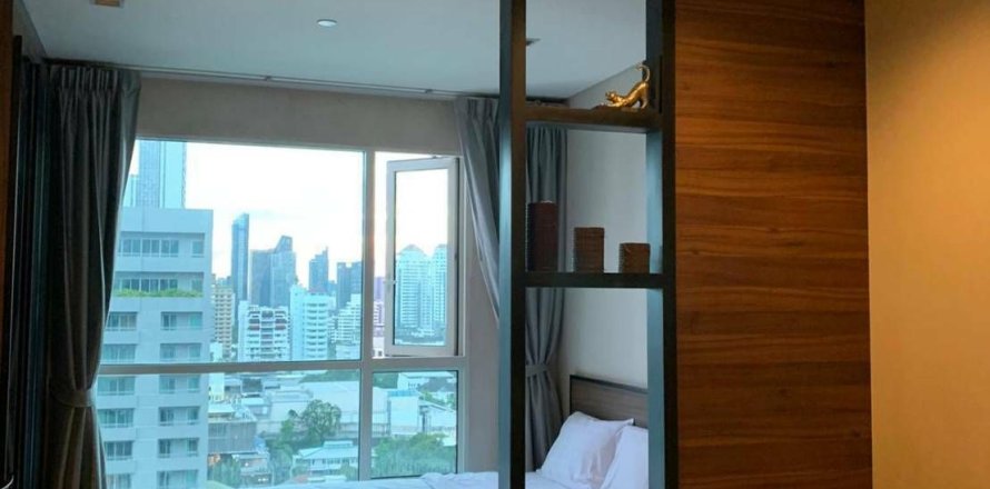 Studio dans le Condo à Watthana, Bangkok, Thaïlande  № 156148