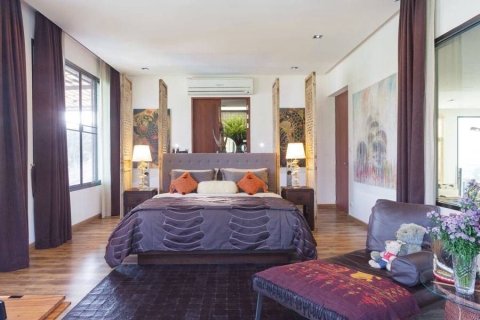 Вилла в Чиангмае, Таиланд с 7 спальнями  № 149780