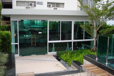 Condo in Bangkok, Thailand, 1 bedroom  № 157623 - photo 2