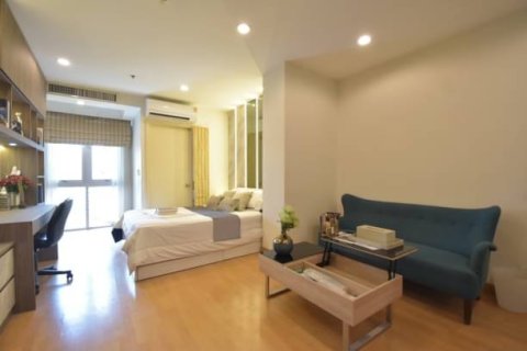 Condo in Bangkok, Thailand, 1 bedroom  № 157622 - photo 2