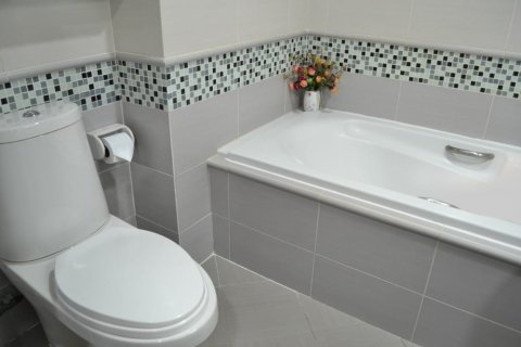 Condo in Bangkok, Thailand, 2 bedrooms  № 157618 - photo 3