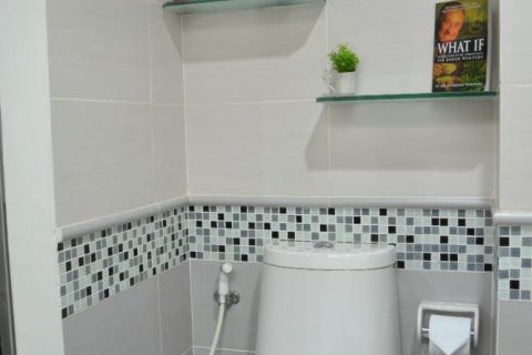 Condo in Bangkok, Thailand, 2 bedrooms  № 157618 - photo 23