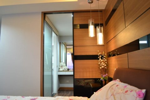 Condo in Bangkok, Thailand, 2 bedrooms  № 157618 - photo 6