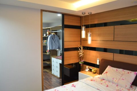 Condo in Bangkok, Thailand, 2 bedrooms  № 157618 - photo 25