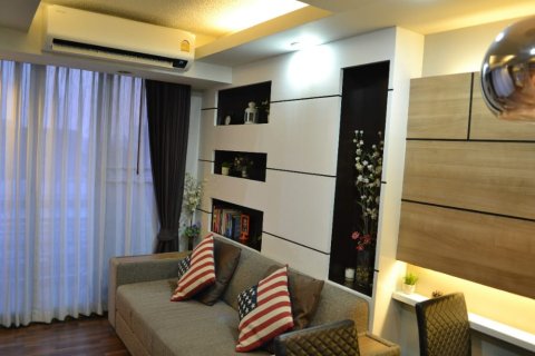 Condo in Bangkok, Thailand, 2 bedrooms  № 157618 - photo 11