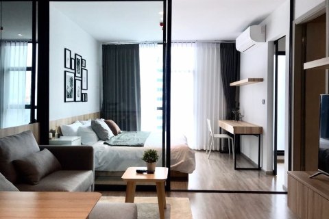 Studio in the Condo in Watthana, Bangkok, Thailand  № 164623 - photo 3