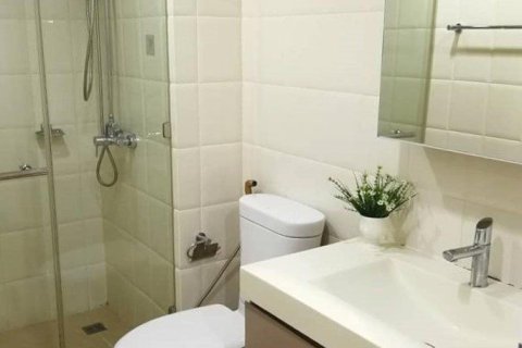 Студия в кондо в Клонг Тоэй, Бангкок, Таиланд № 159381 - фото 5