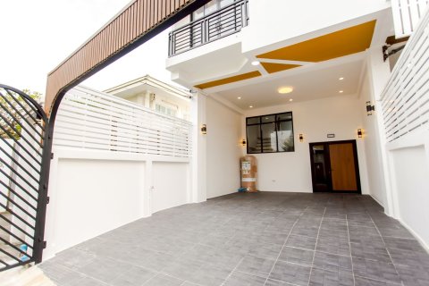 Maison à Bangkok, Thaïlande 4 chambres № 159384 - photo 3