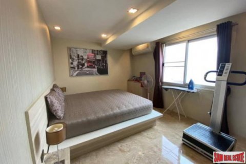 Apartment in Bangkok, Thailand 3 bedrooms № 118604 - photo 10