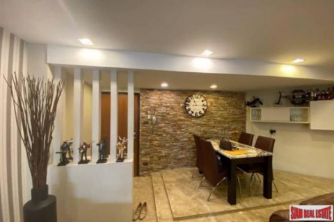 Apartment in Bangkok, Thailand 3 bedrooms № 118604 - photo 7