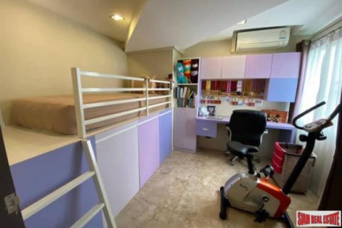 Apartment in Bangkok, Thailand 3 bedrooms № 118604 - photo 18