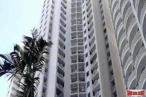 Apartment in Bangkok, Thailand 3 bedrooms № 118604 - photo 23