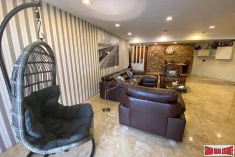 Apartment in Bangkok, Thailand 3 bedrooms № 118604 - photo 4