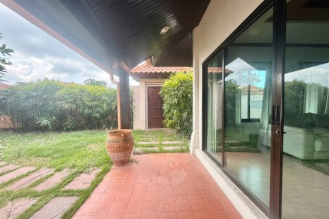 House in Pattaya, Thailand 3 bedrooms № 155647 - photo 16