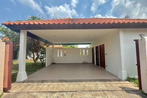 House in Pattaya, Thailand 3 bedrooms № 155647 - photo 14