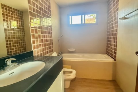 House in Pattaya, Thailand 3 bedrooms № 155647 - photo 24