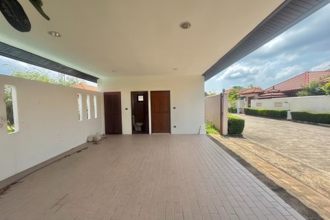 House in Pattaya, Thailand 3 bedrooms № 155647 - photo 15