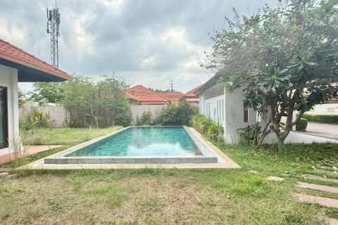 House in Pattaya, Thailand 3 bedrooms № 155647 - photo 10