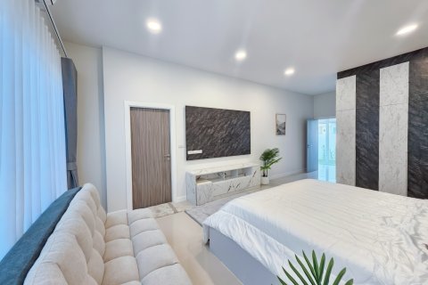 House in Pattaya, Thailand 3 bedrooms № 155651 - photo 15