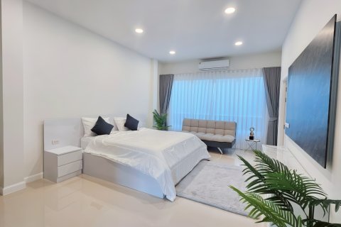 House in Pattaya, Thailand 3 bedrooms № 155651 - photo 14