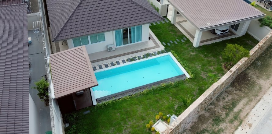 House in Pattaya, Thailand 3 bedrooms № 155651