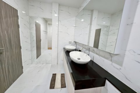 House in Pattaya, Thailand 3 bedrooms № 155651 - photo 23