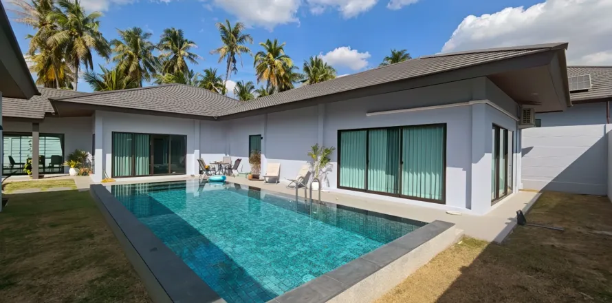 Дом в Паттайе, Таиланд с 4 комнатами № 155650