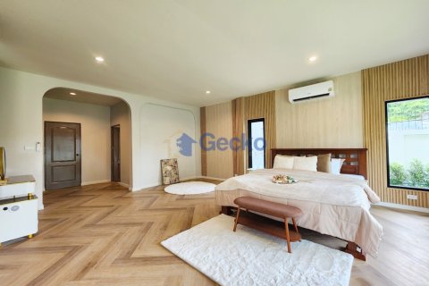 House in Pattaya, Thailand 3 bedrooms № 196244 - photo 30