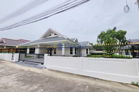 House in Pattaya, Thailand 3 bedrooms № 196244 - photo 7