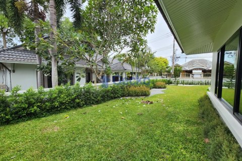 House in Pattaya, Thailand 3 bedrooms № 196244 - photo 5