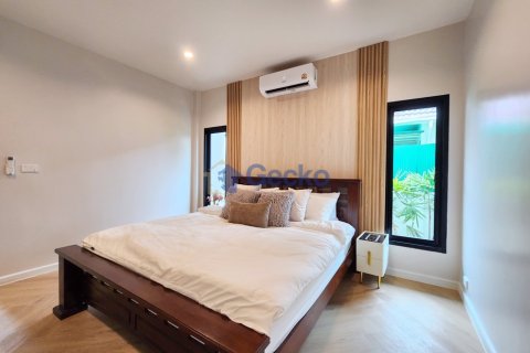 House in Pattaya, Thailand 3 bedrooms № 196244 - photo 19
