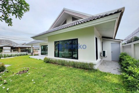 House in Pattaya, Thailand 3 bedrooms № 196244 - photo 4