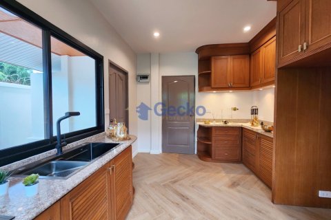 House in Pattaya, Thailand 3 bedrooms № 196244 - photo 24