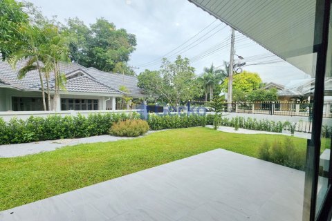 House in Pattaya, Thailand 3 bedrooms № 196244 - photo 16