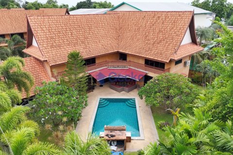 Maison à Pattaya, Thaïlande 4 chambres № 196245