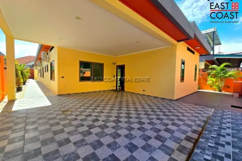 Casa de 3 dormitorios en Pattaya, Tailandia № 213085 - foto 3