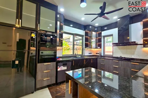 Casa de 3 dormitorios en Pattaya, Tailandia № 213085 - foto 13