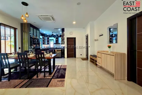 Casa de 3 dormitorios en Pattaya, Tailandia № 213085 - foto 9