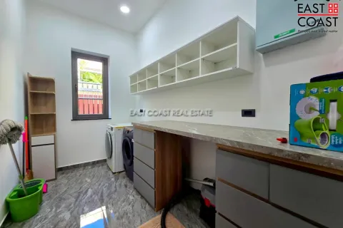 Casa de 3 dormitorios en Pattaya, Tailandia № 213085 - foto 16