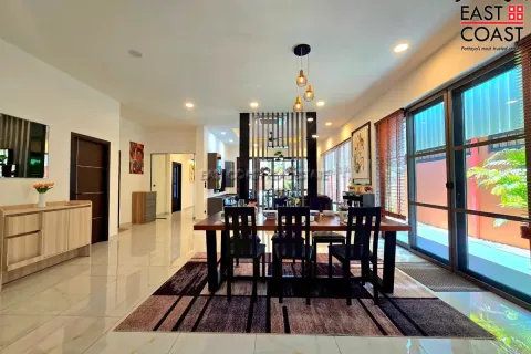 Casa de 3 dormitorios en Pattaya, Tailandia № 213085 - foto 15