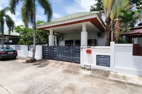 Casa de 4 dormitorios en Pattaya, Tailandia № 213087 - foto 17