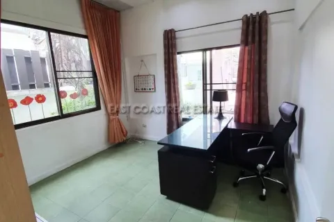 Casa de 4 dormitorios en Pattaya, Tailandia № 213087 - foto 16