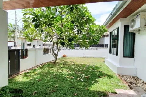 Casa de 4 dormitorios en Pattaya, Tailandia № 213087 - foto 19