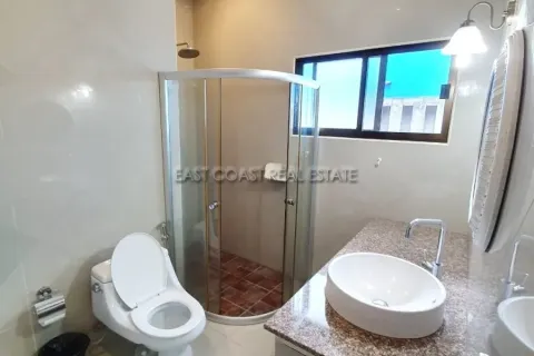 Casa de 4 dormitorios en Pattaya, Tailandia № 213087 - foto 13