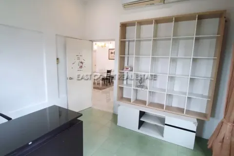 Casa de 4 dormitorios en Pattaya, Tailandia № 213087 - foto 15