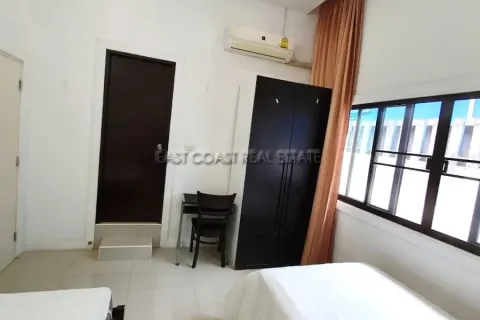 Casa de 4 dormitorios en Pattaya, Tailandia № 213087 - foto 11