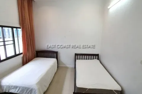 Casa de 4 dormitorios en Pattaya, Tailandia № 213087 - foto 12