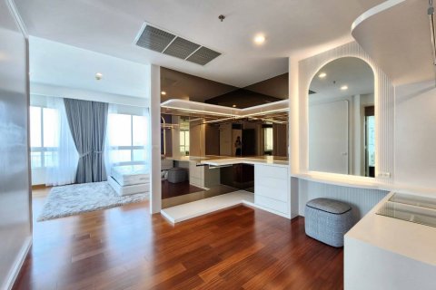 Кондоминиум с 4 спальнями в Сатхоне, Бангкок, Таиланд № 133677 - фото 7