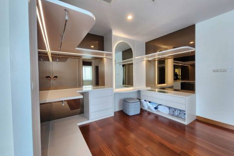 Кондоминиум с 4 спальнями в Сатхоне, Бангкок, Таиланд № 133677 - фото 8