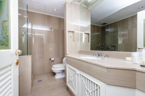 Condo à Bangkok, Thaïlande, 3 chambres  № 133680 - photo 12